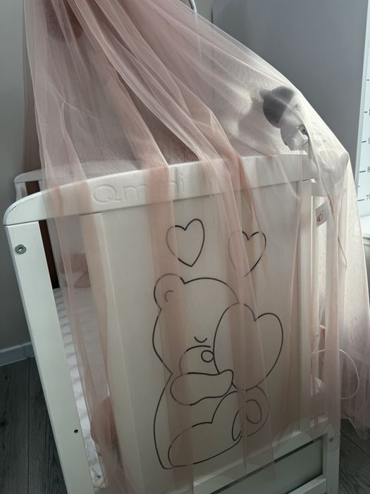 Patut bebe din lemn+accesorii- stare foarte buna