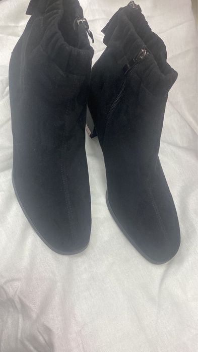 Женские сапоги черные