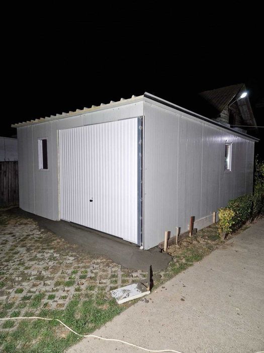 Case pe structura metalica