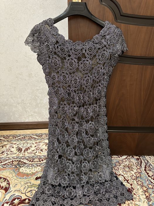 Вечернее платье из гипюра