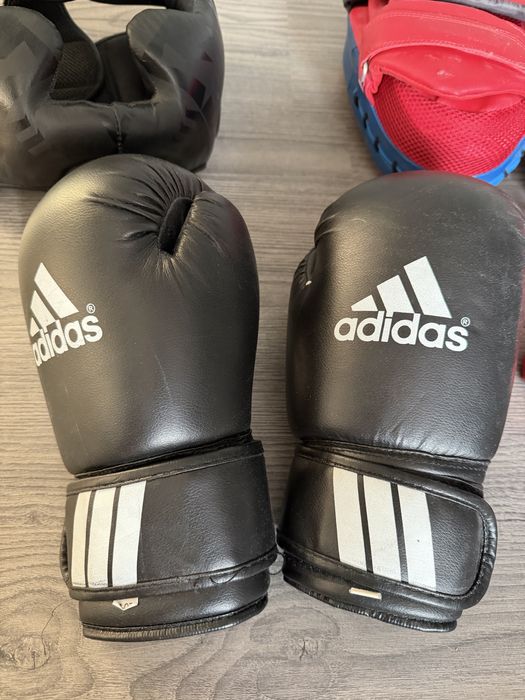 Боксерский набор, перчатки, шлем, лапы