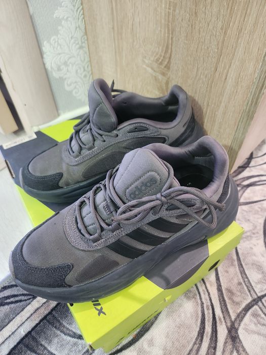 Кроссовки мужские 39.5 р