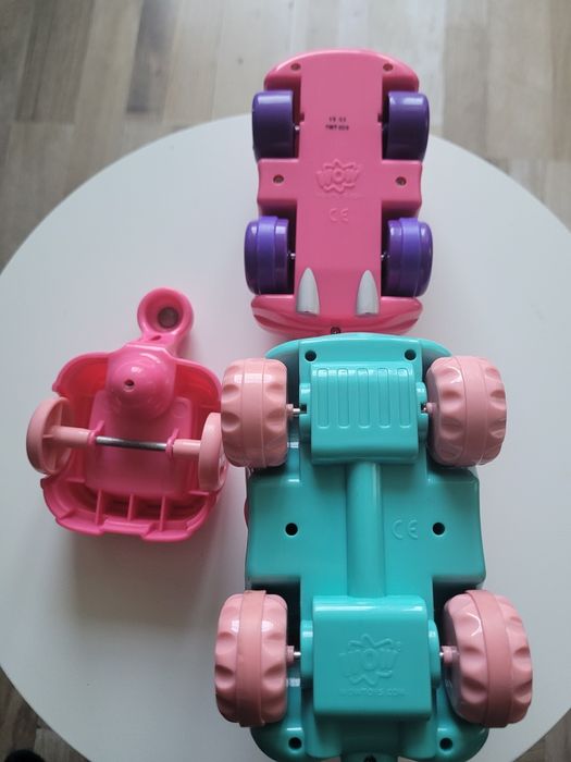 Set masinute Wow Daisy cu remorca