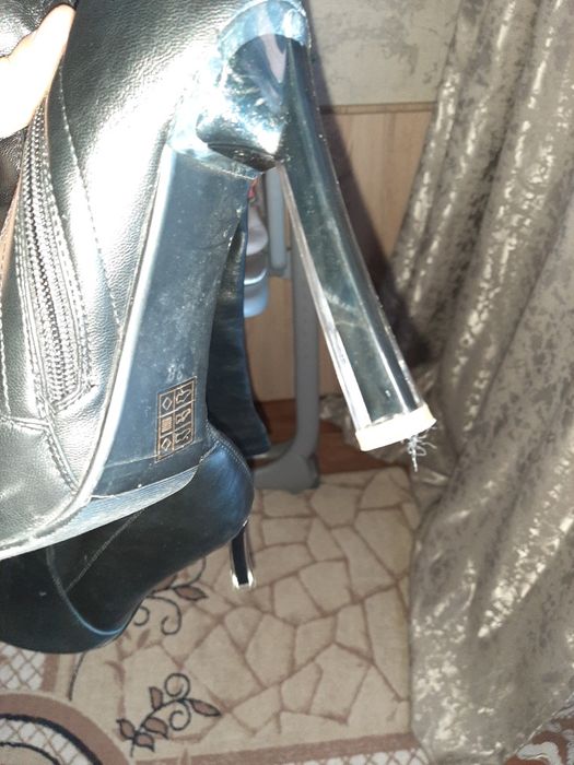 ботфорды продам8000срочно