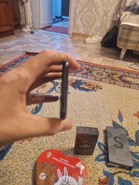 Продаю самсунг с 8 плюс