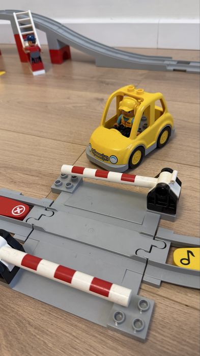 Поезд  оригинальный LEGO DUPLO