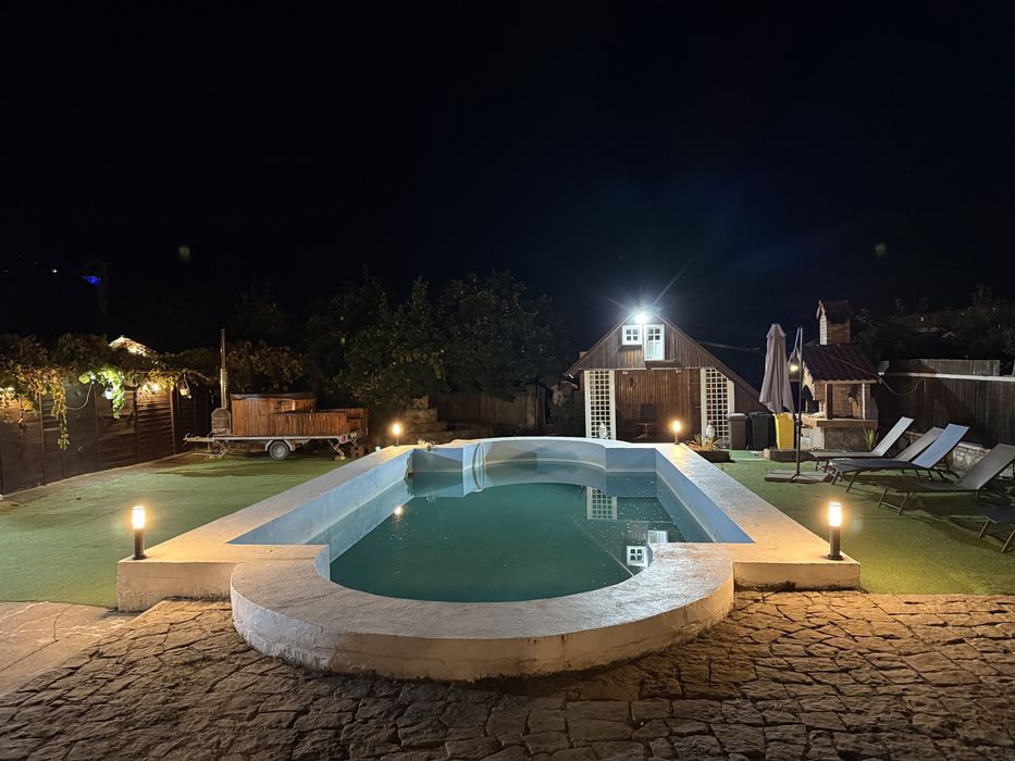 Cazare Vila, Cabana Majestic de inchiriat integral cu piscina ,ciubar,foisor