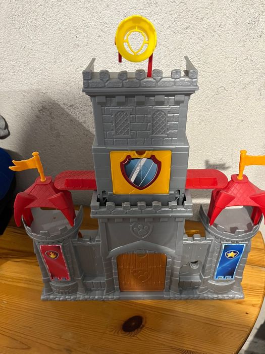 Писта  Hot Wheels Shark Escape и замък на Paw Patlor