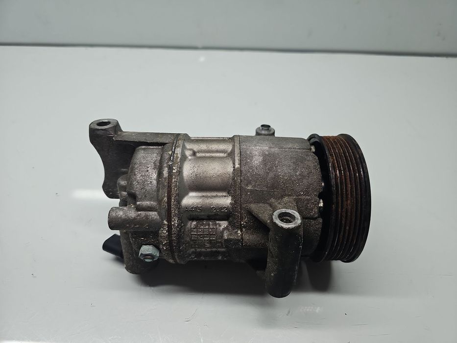 Compresor clima  Volkswagen Golf 7 (5G) [Fabr 2014-prezent] 5Q0816803B