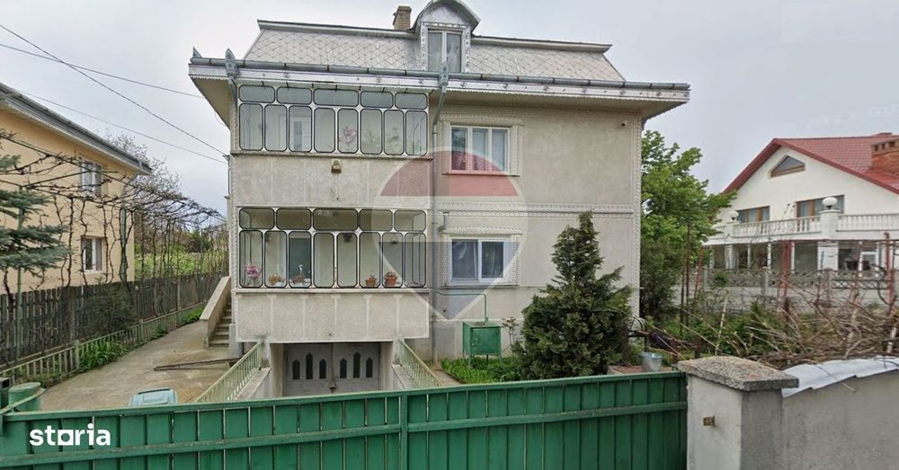 Vila cu 7 camere de vanzare in zona Centrala Aleea Grivitei Roman