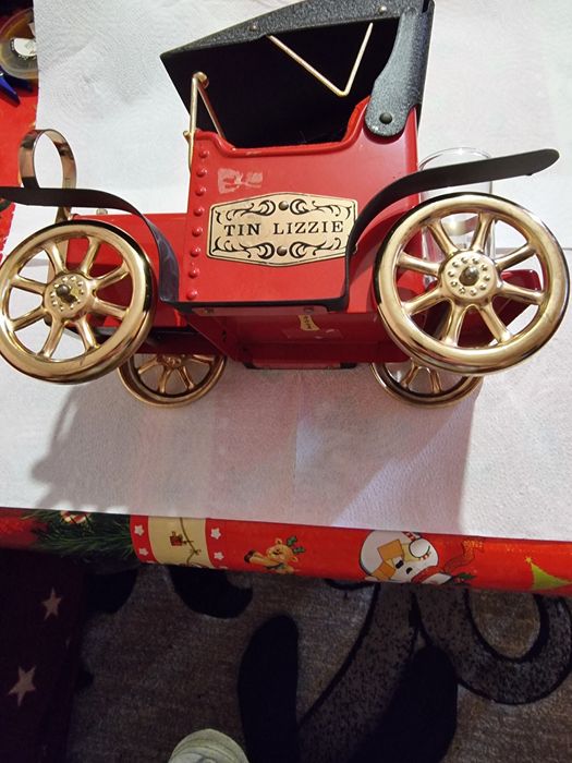 Cutie muzicala cu tematica auto