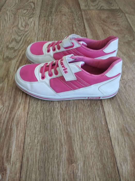 Продаются кроссовки