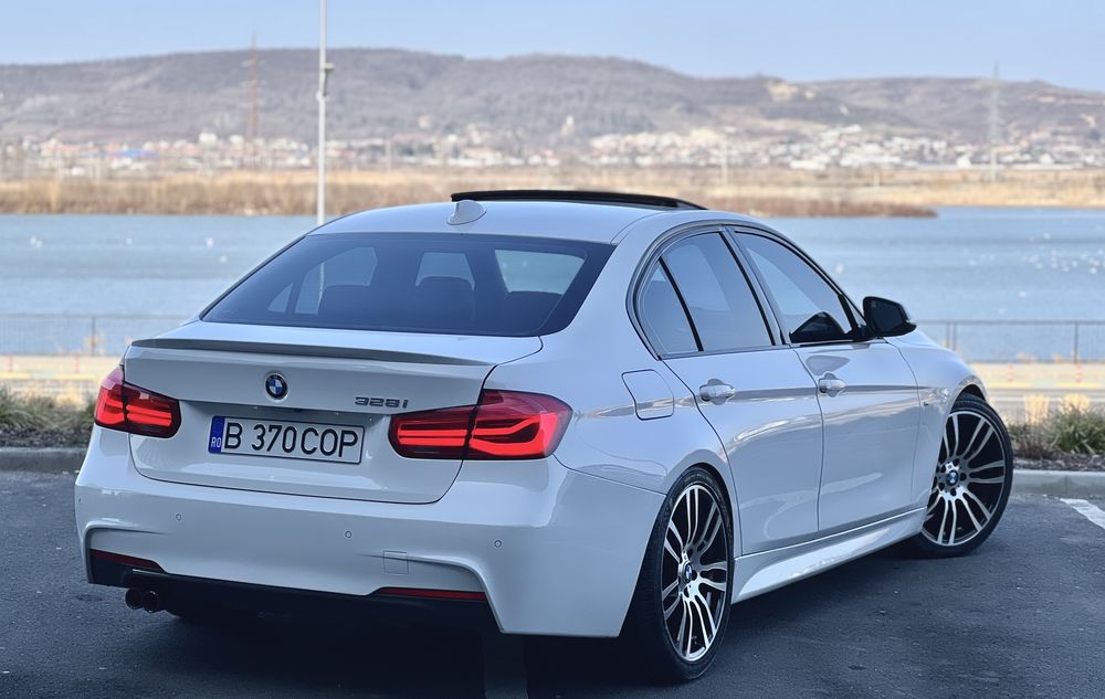 BMW // F30 // LCI // 328i // M PACKET // TRAPA // HEAD UP