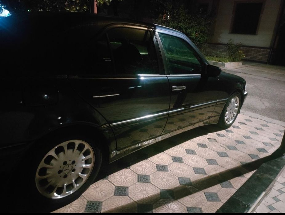 Mercedes w202 sotiladi