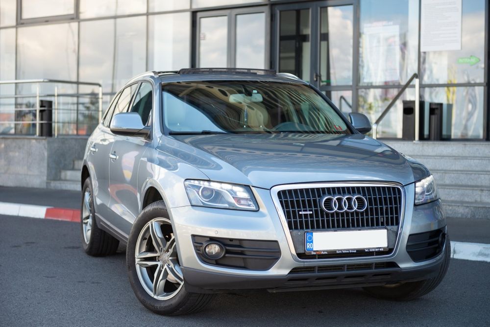 Vând Audi Q5  quattro