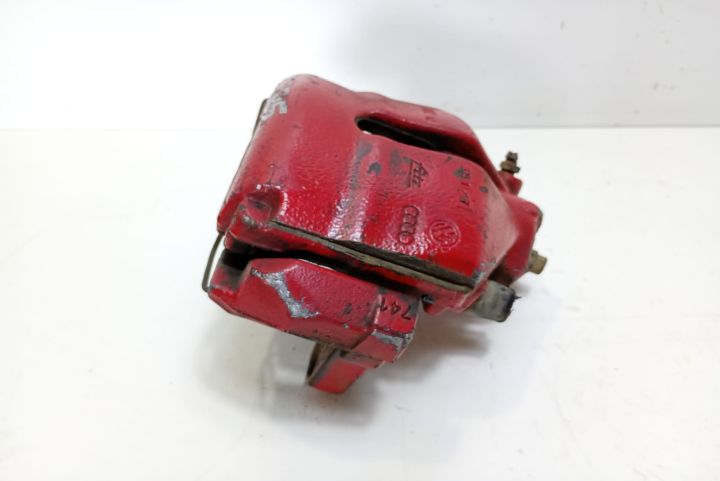 Etrier stanga fata Skoda Octavia a 2-a generatie