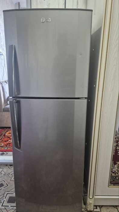 Holodilnik LG srochna sotiladi