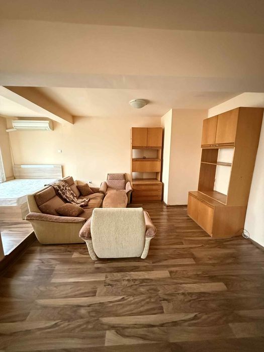 Дава се под наем Едностаен апартамент в Варна, Център - 45 кв.м за 330.99 € - Снимка #2