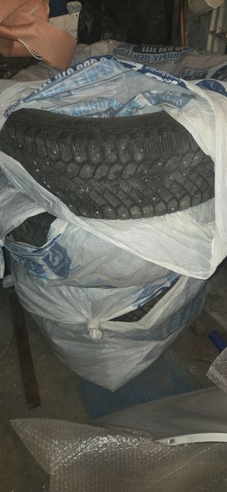 Продам зимние шины Gislaved 235/ 55/ 19 б/у