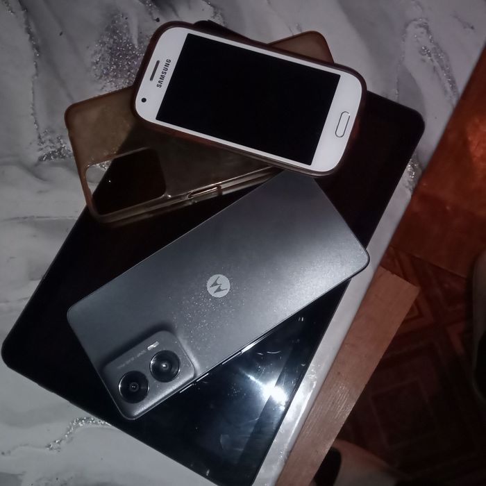 Продам телефоны на запчасти