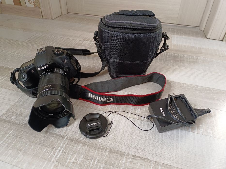 Фотоаппарат Canon EOS 60D EF-S 18-135 IS