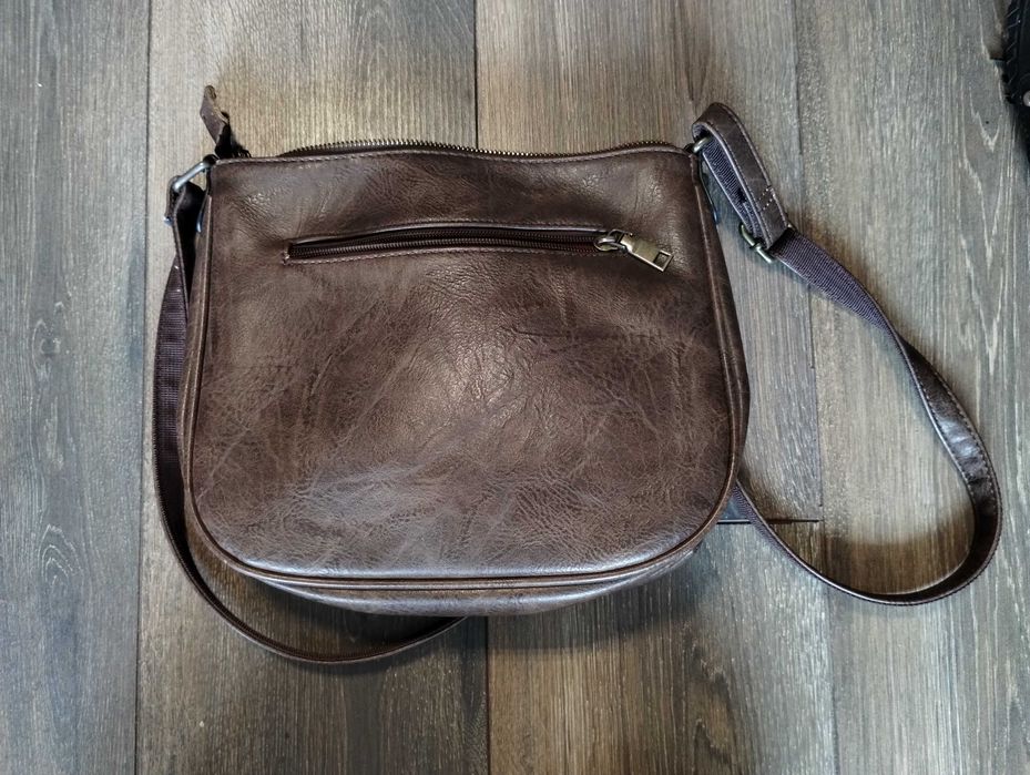 Дамски чанти от естествена кожа.