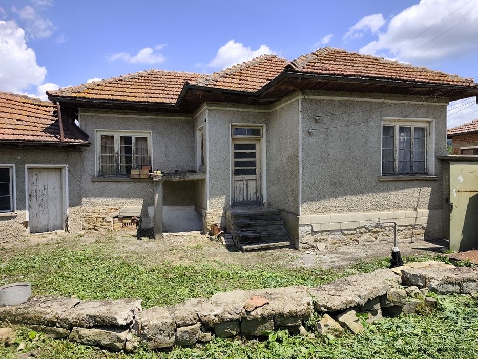 Продавам къща в Джулюница