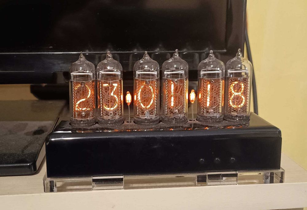 Ceas cu tuburi Nixie Millclock IN-14