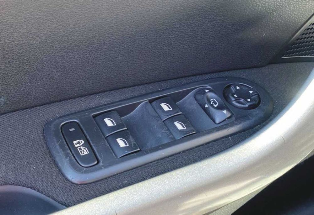 ЧАСТИ ПЕЖО 308 Комби 2006-2012г. Peugeot дизел HDI 1600куб, 80kW,