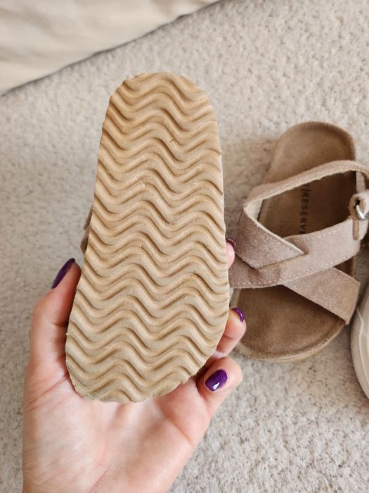 Tenisi și sandale rezerved mărimea 20 21