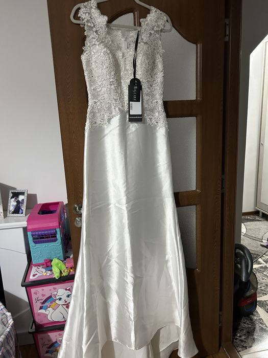 Rochie mireasa noua