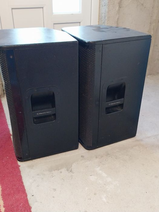 Vând dynacord 600-2 cu 2 boxe ev elx112 nr de telefon