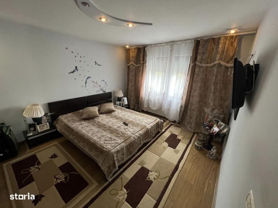 Casa individuala P+1+M - Curte proprie - Vedere lac - Oras Pantelimon