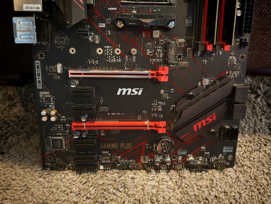 MSI B450 Gaming Plus + RYZEN 5 5600G (4.4GHz), 65W, AM4 + 16GB RAM 3000Mhz