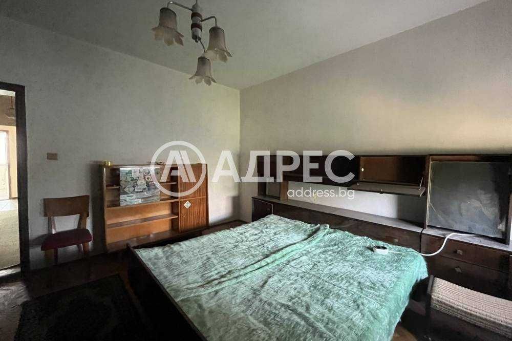 Продава се Многостаен апартамент в Разград, Център - 137 кв.м за 633 €/кв.м - Снимка #2
