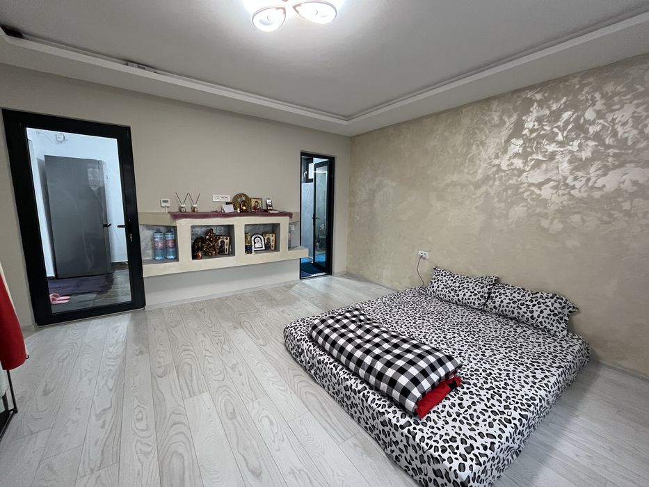 Vand casa 3apartamente-Zona Centrala