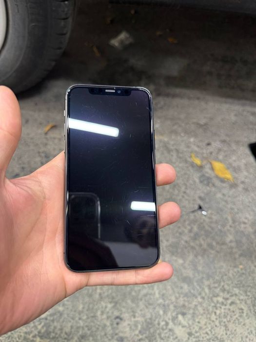 IPhone 11 pro 350$