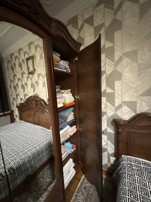 Продам спальный гарнитур