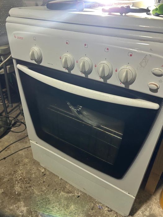 Продам газовую плиту