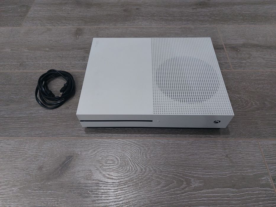 Продам Xbox One S