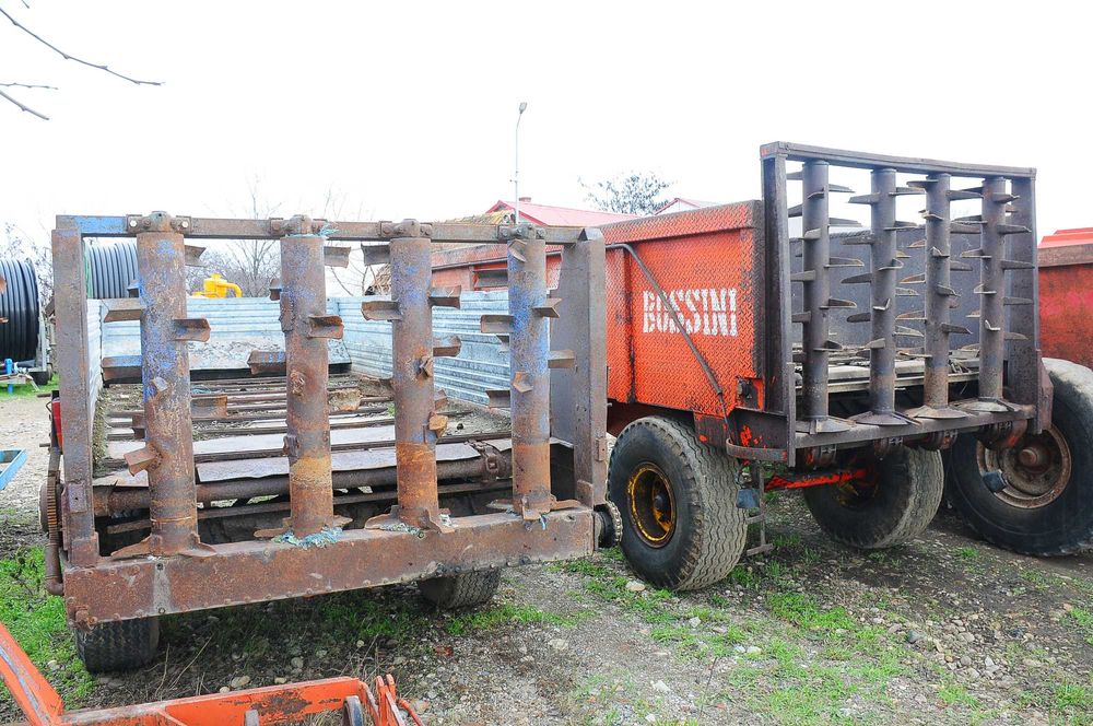 MIG remorca imprastiat gunoi 5, 7, 10 tone, imprastiere laterala/spate