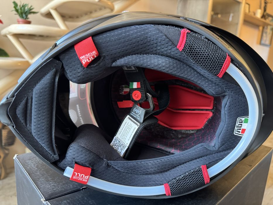 Каска AGV Pista GP RR Mono Matt carbon M нова