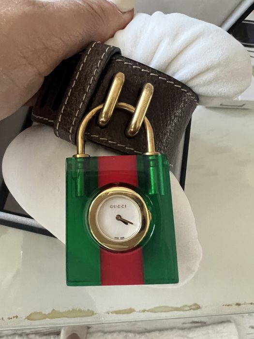 Gucci часовник нов