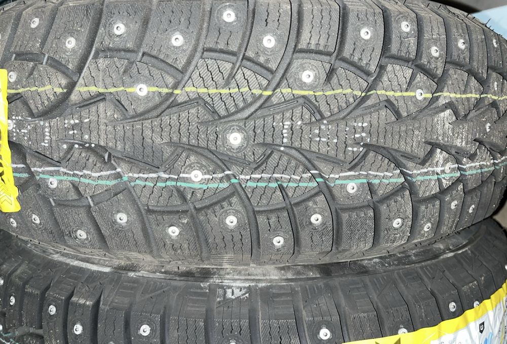 Sonix Winter Xpro STUDS 68 185/65 R15 88 T с шипами