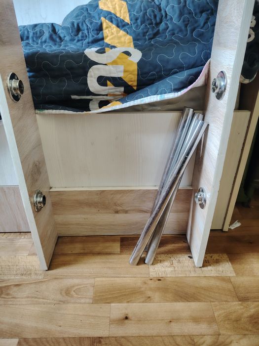 Двухъярусная кровать