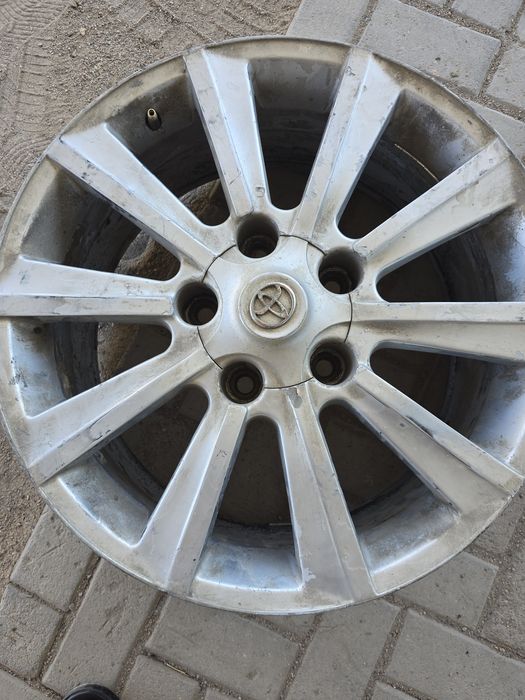 Продам диск тойота R 20