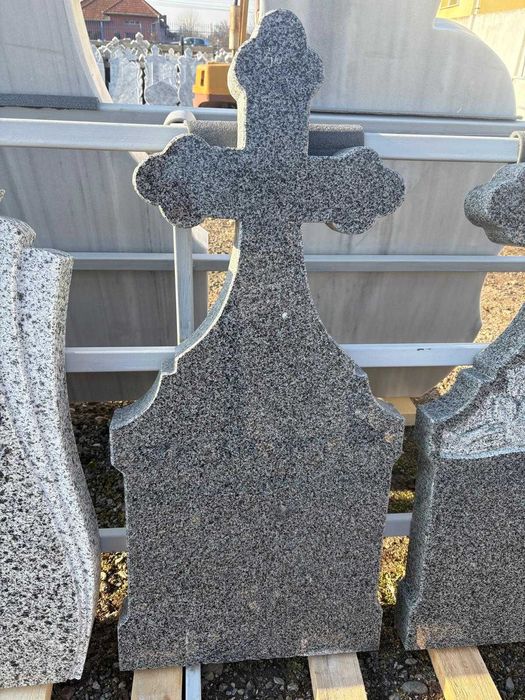 15% reducere la monumente funerare marmura si granit