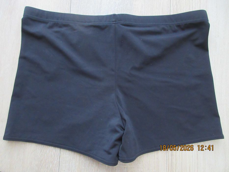 Costum de baie sau pantalon scurt sala de fitness