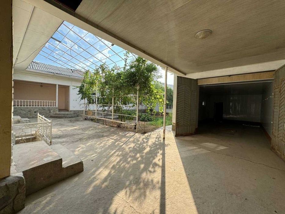 Chortoqda hovli sotiladi