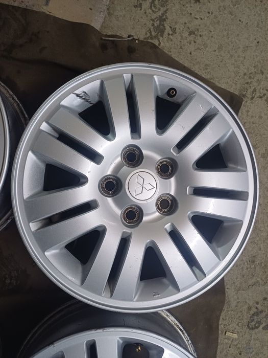 Продам оригинальные диски R16 на MITSUBISHI